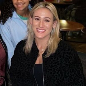 Meet your Posher, Alexandra